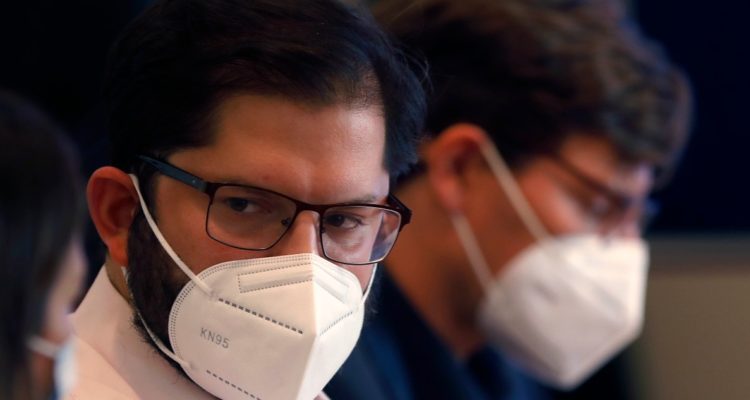 Cadem: desaprobación de Presidente Boric sube al 50% y supera por primera vez a su aprobación