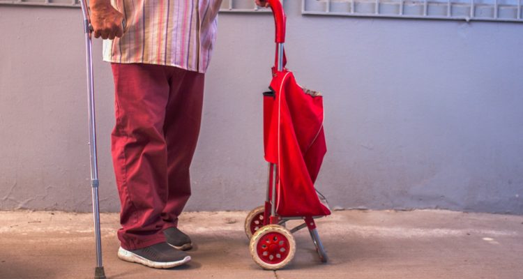 Foto contexto despensa gratuita de alimentos