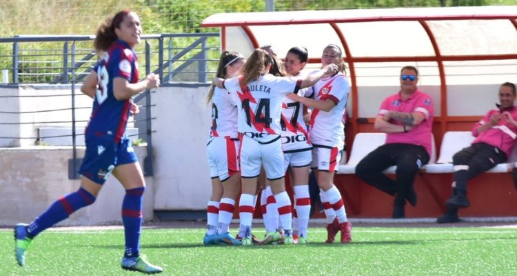 Camila Sáez anotó en dura caída del Rayo Vallecano femenino