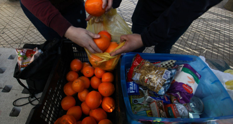 Partidos piden medidas para frenar alza de precios de la canasta básica.