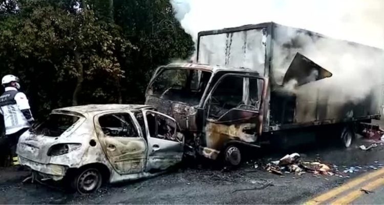 colisión frontal camión