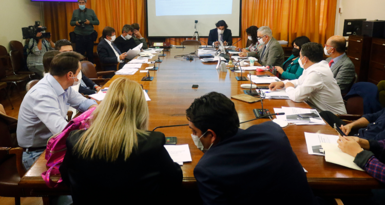 comision de constitcuion recahza quinto retiro