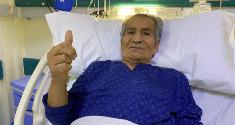 compleja cirugía de hombre de 61 años