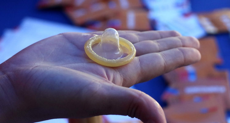 Alertan por condones defectuosos entregados en sendas actividades en Coquimbo y La Serena