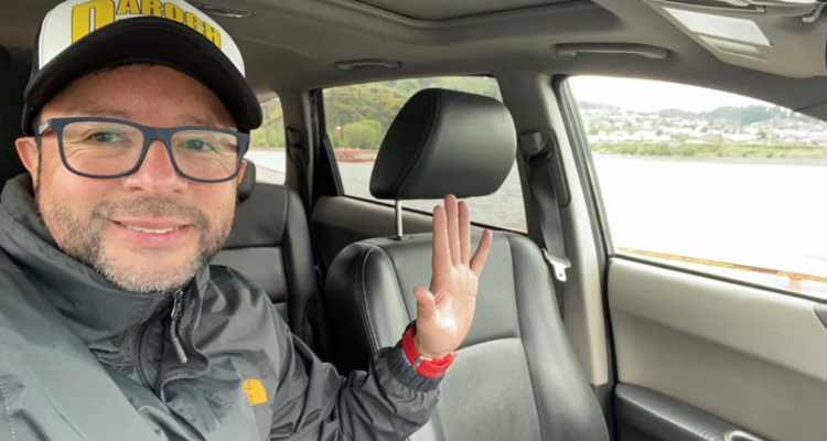 Contraloría abre sumario contra excandidato a diputado por trabajos paralelos en municipios y Gobierno.