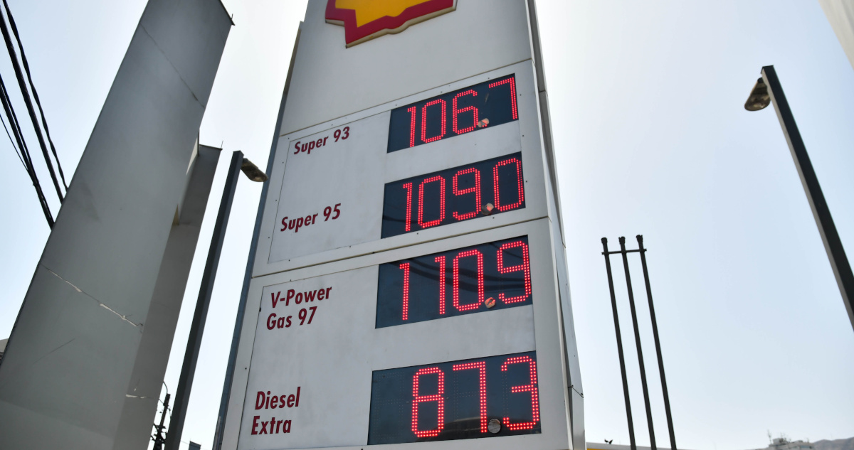 Senadores RN critican propuesta de alza de impuesto a los combustibles