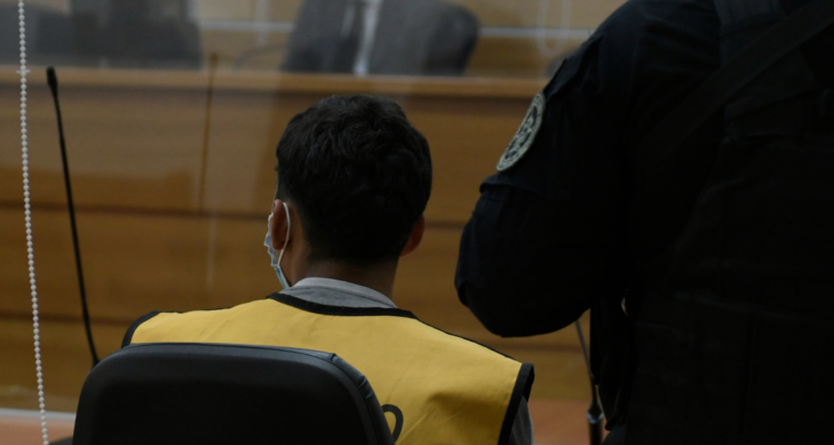 defensa de exfuncionario judicial acusa montaje de carabineros