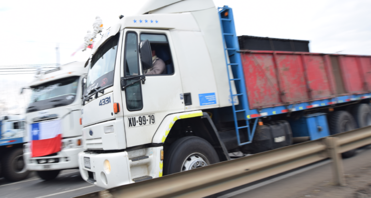 Descartan paro de camioneros este lunes.