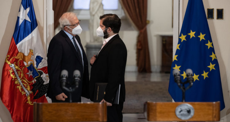 Diplomático de la UE en su visita a Chile La dependencia de Europa al gas ruso ha ido muy lejos