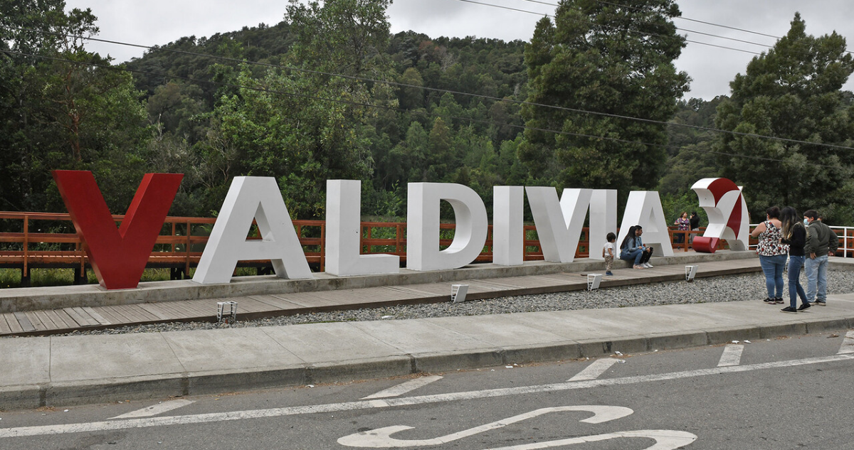 Alcaldes piden claridad por posible exclusión de doble vía en acceso a Valdivia de licitación.