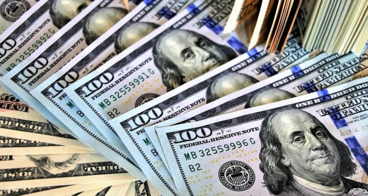 Dólar escala $5 y traspasa los $810 durante sus movimientos de apertura