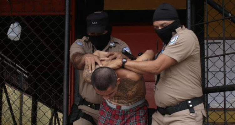 El Salvador más de 10 mil presuntos pandilleros han sido detenidos en operaciones, dice Bukele