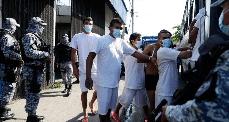 El Salvador entra en vigor reforma penal catalogada como mordaza por la prensa