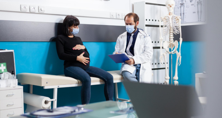 embarazada-control-medico-embarazo-covid