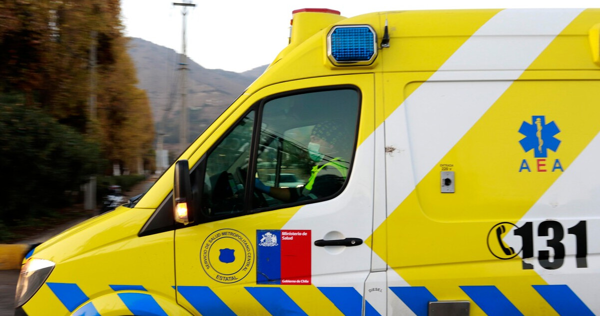 Estudiante en estado grave tras dispararse en el patio de su liceo en Santa Cruz