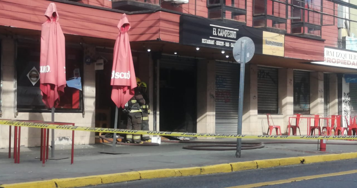 Explosión por fuga de gas en restaurante de Valdivia.