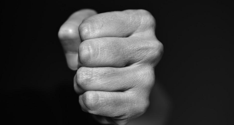 Fiscalía seguirá investigando femicidio frustrado en Valparaíso.