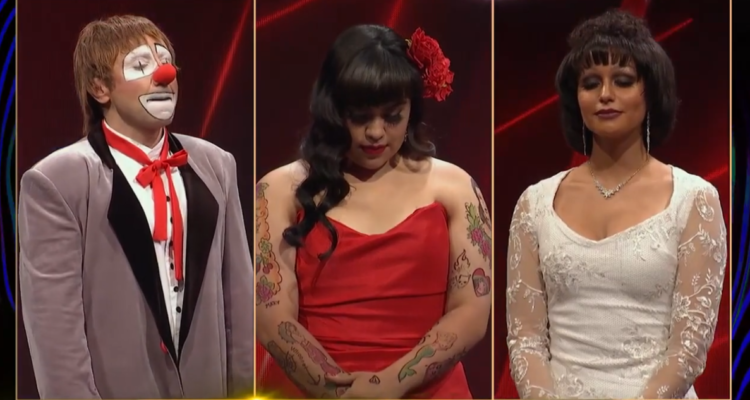 Tres finalistas de The Covers momentos antes de anunciar a la ganadora.