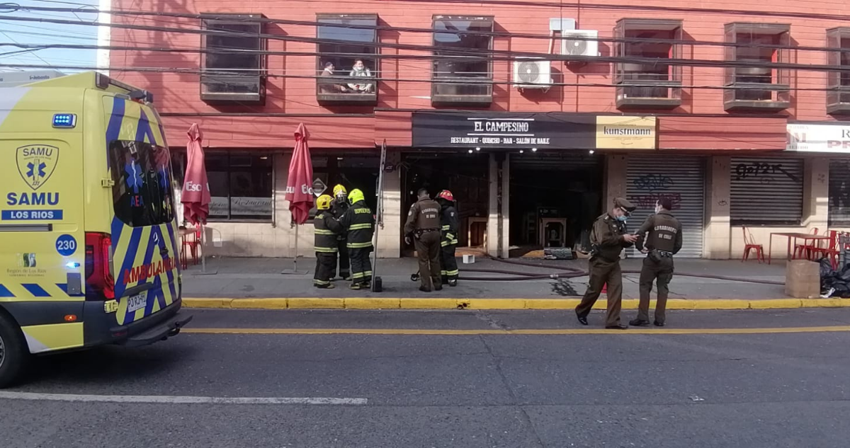Explosión por fuga de gas en restaurante de Valdivia.