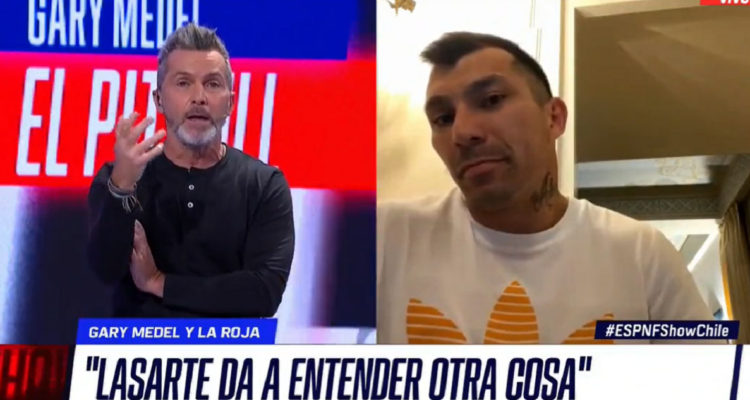 Gary Medel tuvo un encontrón con Cristián Sánchez.