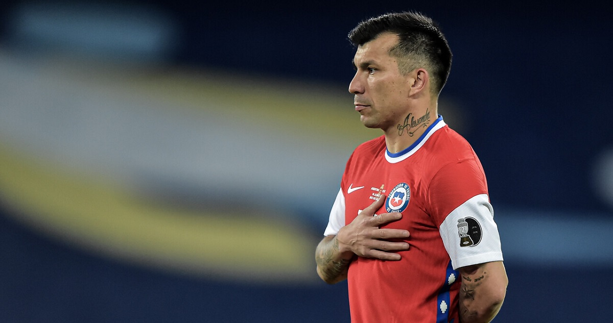 Gary Medel tendría listo su retorno a Universidad Católica.