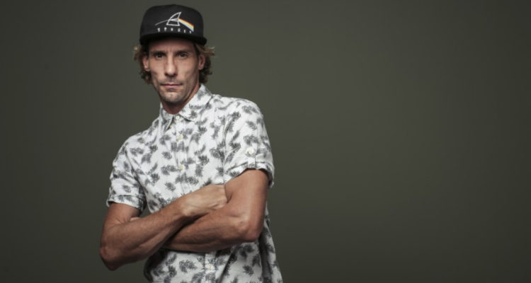 El actor Gonzalo Valenzuela en su papel de la serie Demente.