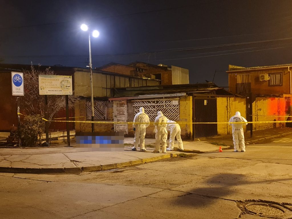 Dos homicidios se registran durante la madrugada en la capital