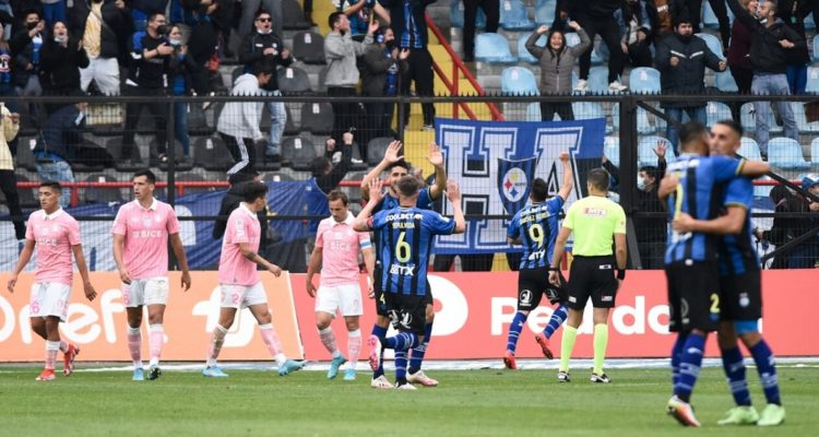 Huachipato venció a Universidad Católica.