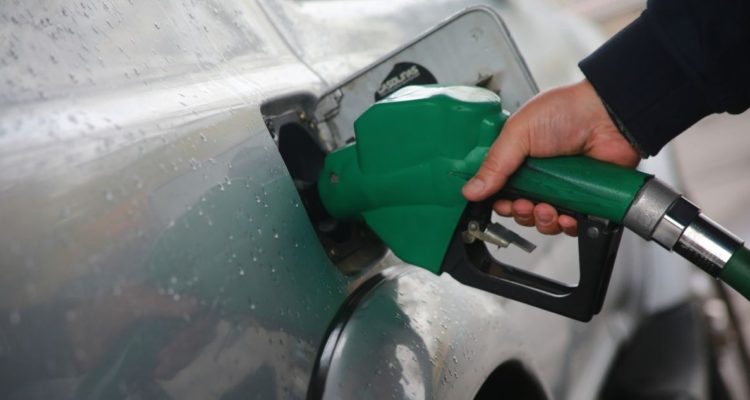 Qué es y cómo funciona el Impuesto Específico a los Combustibles