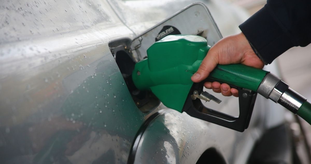 Qué es y cómo funciona el Impuesto Específico a los Combustibles