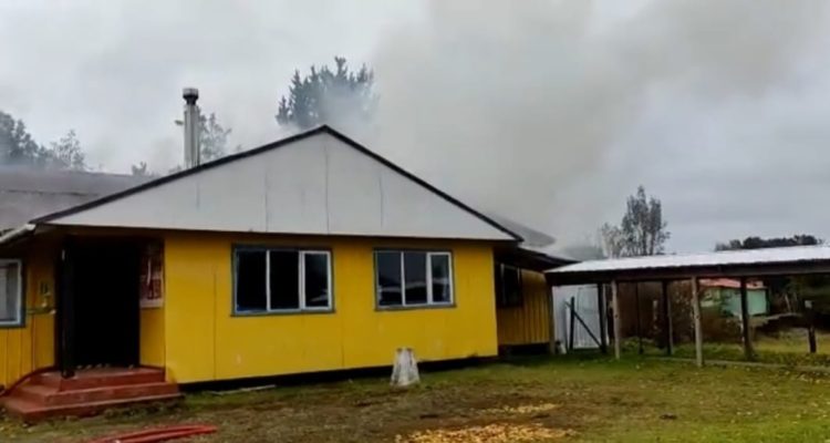 Incendio en escuela de Agua Fresca