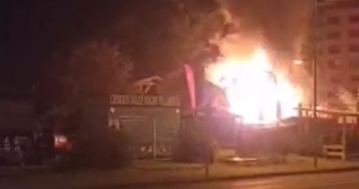 Incendio que afectó a una hostería en Villarica deja a un hombre con el 70% de su cuerpo quemado