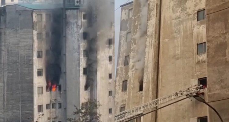 Incendio destruye departamento en el centro de Santiago