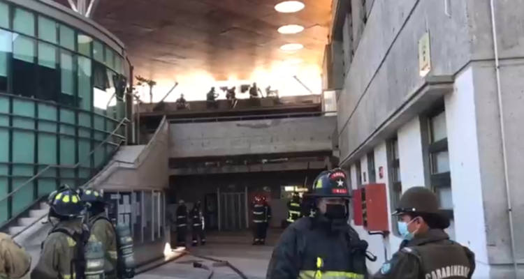Incendio afecta dependencias de la Universidad Católica del Maule en Talca