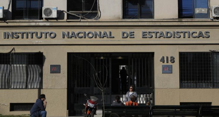 Se han recuperado 87,2% de empleos perdidos en pandemia, pero INE corrobora más lentitud al respecto