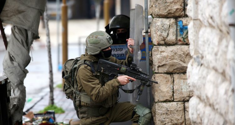 Soldados israelíes en un operativo en Cisjordania ocupada.