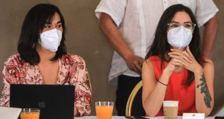 Izkia y Camila en reunión de gabinete