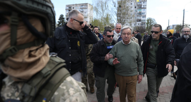 Desde Bucha: jefe de la ONU pide a Rusia colaborar en indagatorias por crímenes de guerra en Ucrania