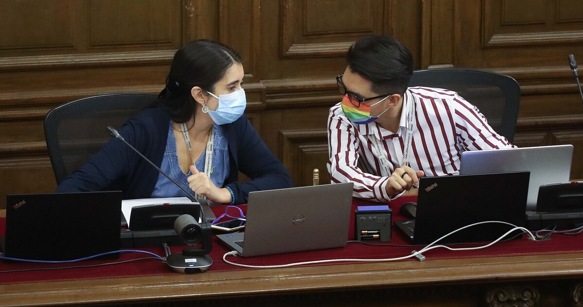 Mesa de la Convención desestima tercera alternativa en el Plebiscito de Salida tras encuesta Cadem