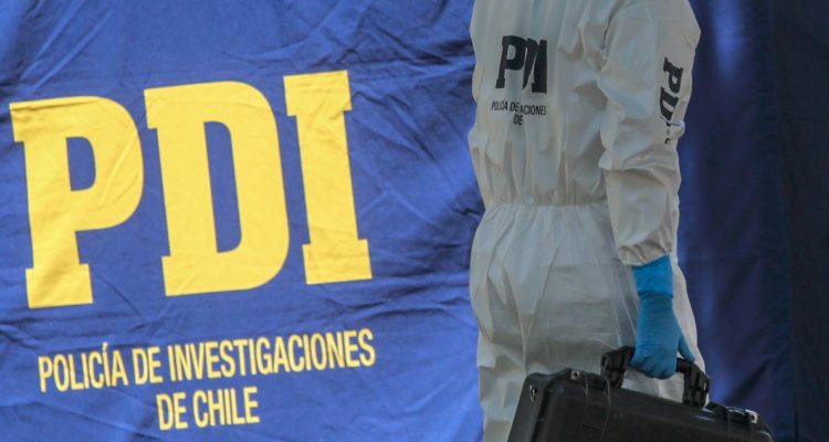 Foto contexto trabajo PDI por caso de estudiante que se disparó en Santa Cruz