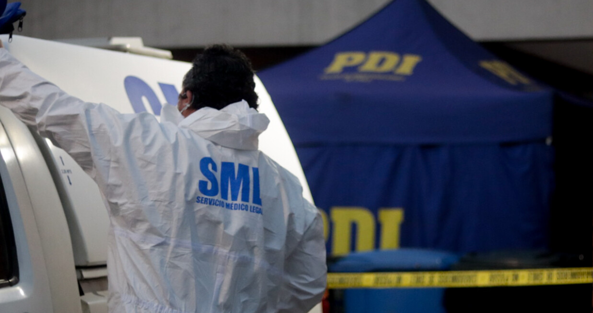 Personal del Servicio Médico Legal y PDI.