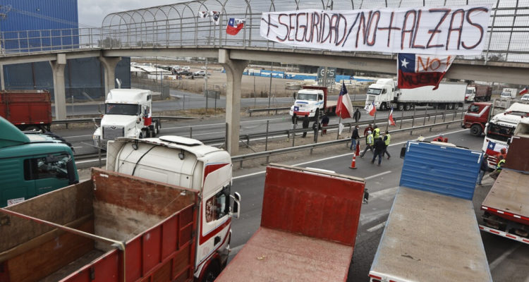 Oposición criticó querellas por LSE contra camioneros pidiendo ocupar mismo criterio en La Araucanía