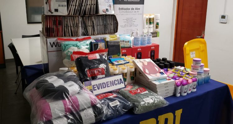 Productos robados en saqueo al Tottus de Talagante