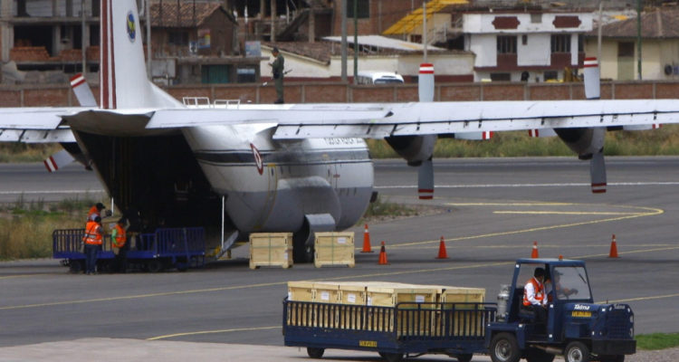 Perú sindicatos de controladores aéreos suspenden huelga a horas de su inicio
