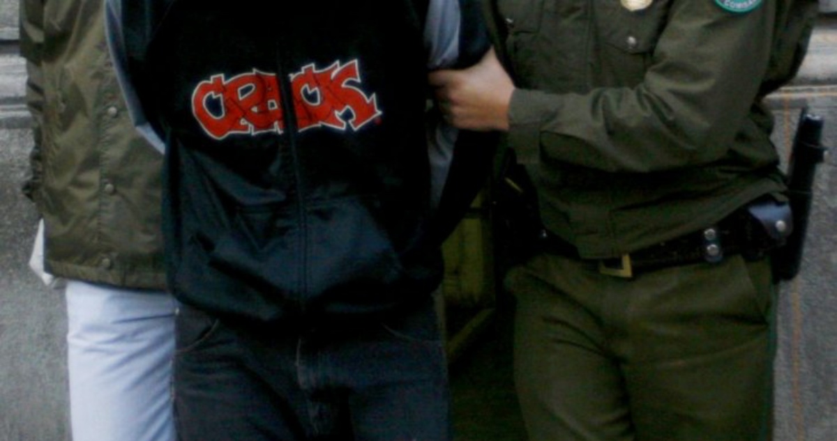Tres detenidos en Lo Barnechea luego de portonazo: tienen entre 16 y 18 años