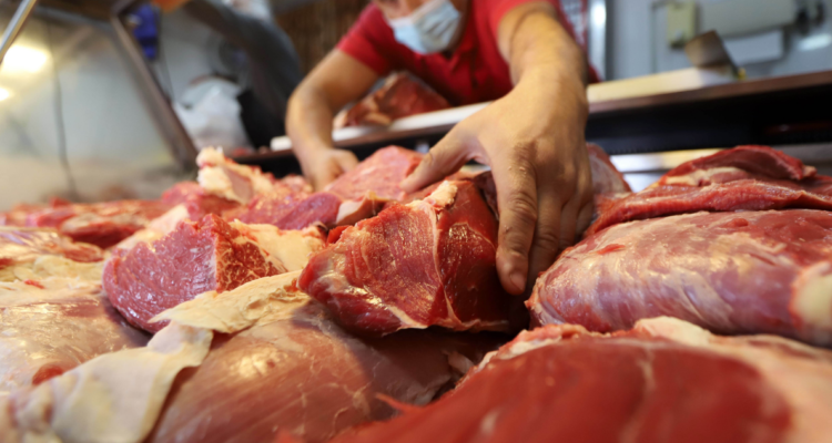 Precio de la carne: Faenadoras proyectan disminución del valor y advierten alza en importaciones