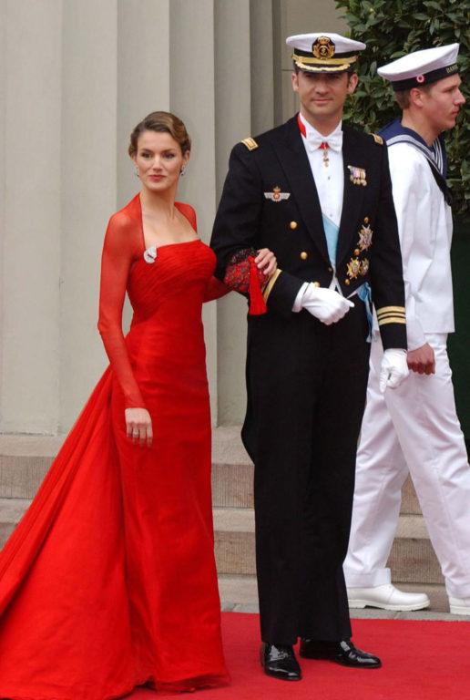 Letizia Ortiz en su primera aparición con Felipe de Borbón tras comprometerse.