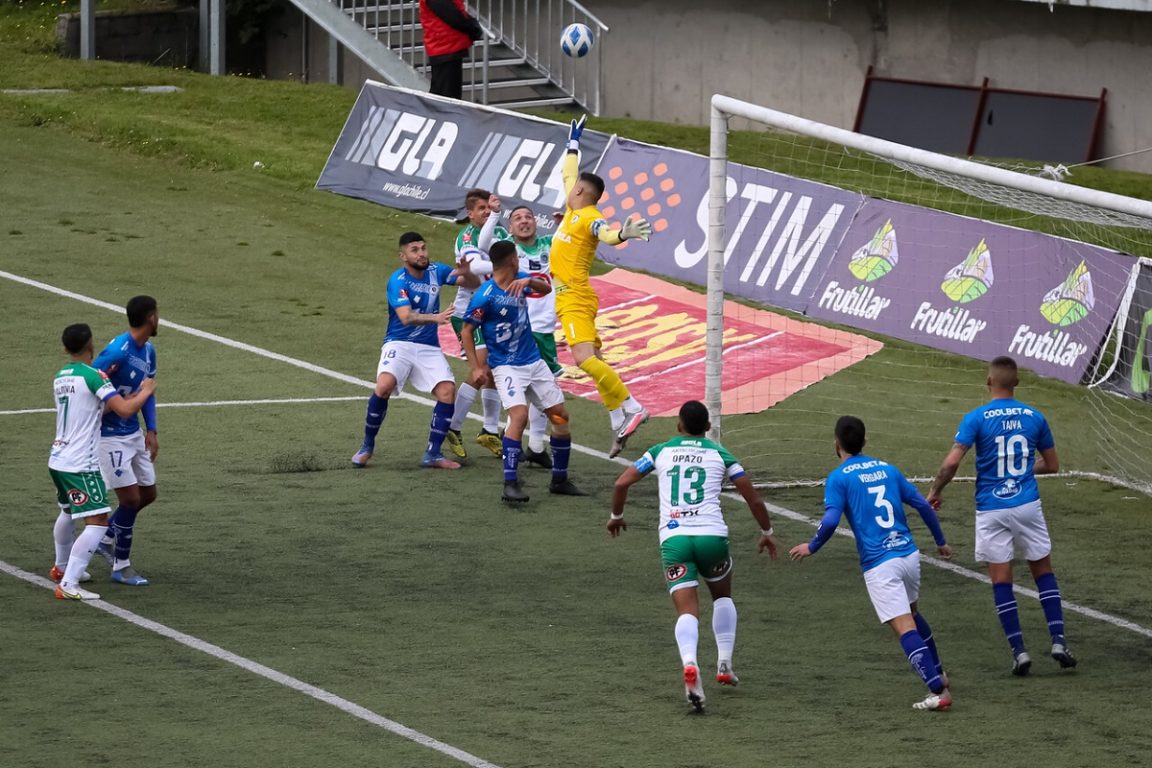 Primera B: Puerto Montt vs Santa Cruz.