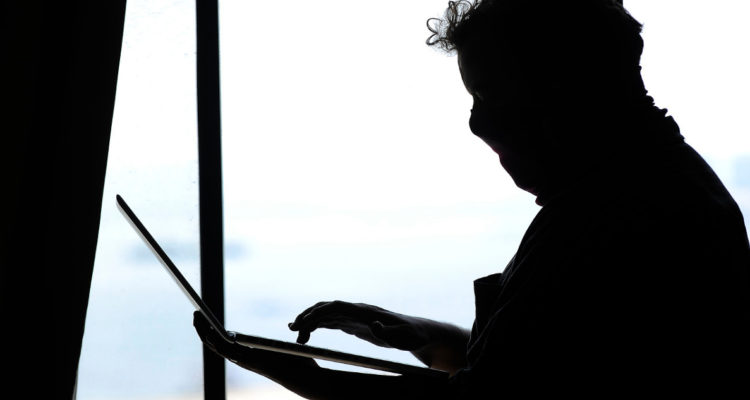 Presentan querella por sabotaje informático en licitación de ChileCompras