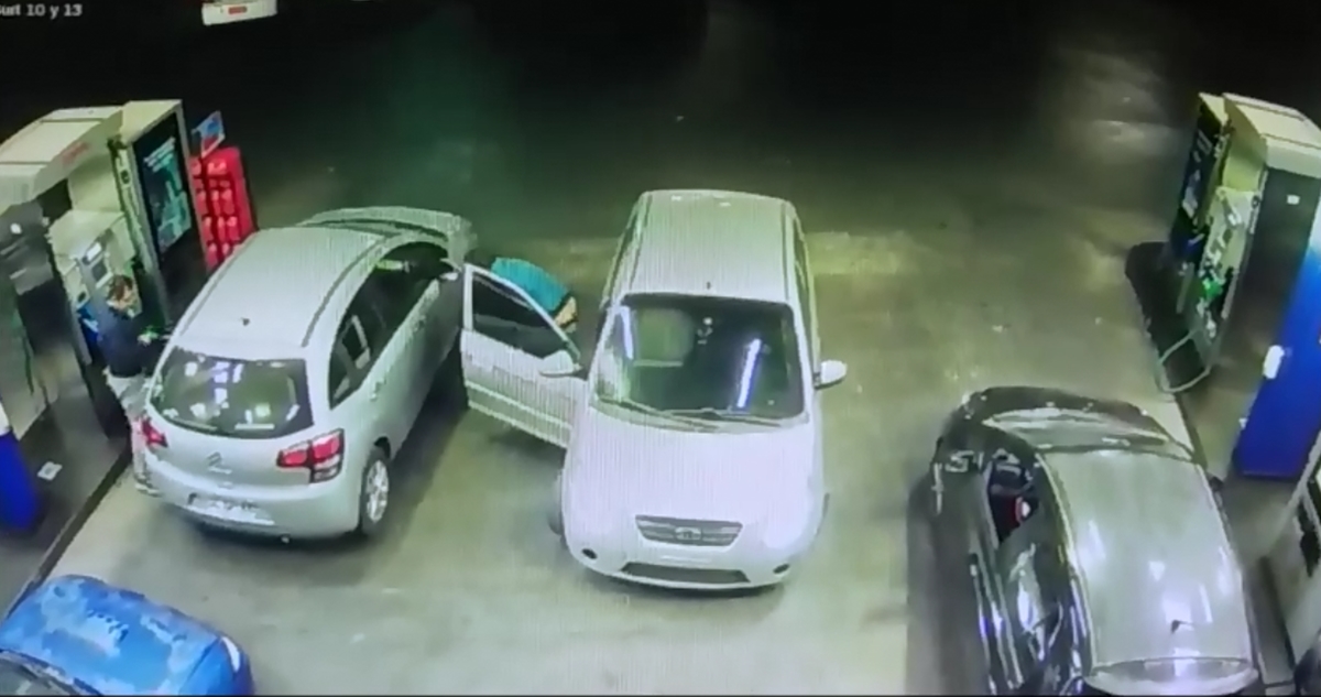 Carabinero de franco frustra robo en servicentro de Maipú: un delincuente logró fugarse